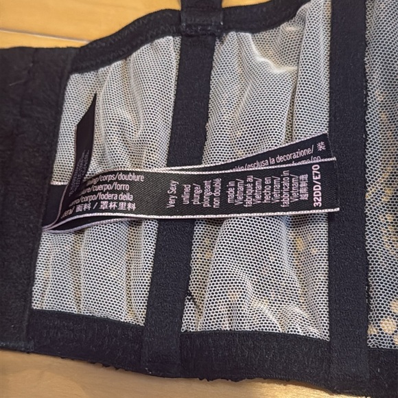 Victoria’s Secret Black Lace Bralette - Picture 5 of 6